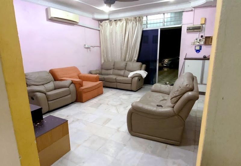 TAMAN SEREMBAN JAYA DOUBLE STOREY WANT TO RENT