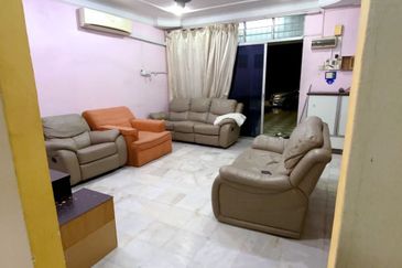 TAMAN SEREMBAN JAYA DOUBLE STOREY WANT TO RENT