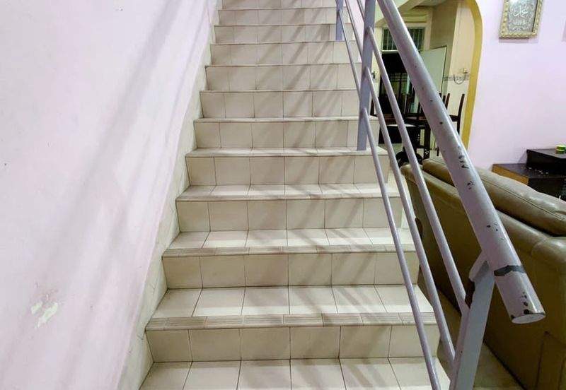 TAMAN SEREMBAN JAYA DOUBLE STOREY WANT TO RENT