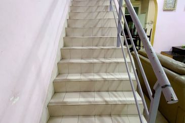 TAMAN SEREMBAN JAYA DOUBLE STOREY WANT TO RENT