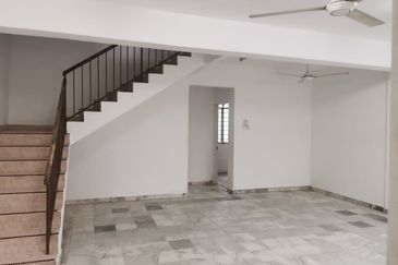 [RM430,000]  DOUBLE STOREY TERRACE HOUSE  NEAR SCHOOL WANT TO SELL AT SSEREMBAN JAYA, LAVENDER HEIGHT, SENAWANG JAYA