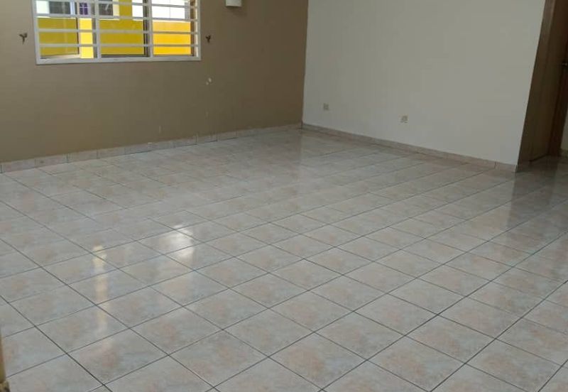 DOUBLE STOREY TERRACE HOUSR  CORNER LOT TAMAN SRI PULAI 3 WANT TO RENT