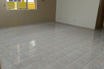 DOUBLE STOREY TERRACE HOUSR  CORNER LOT TAMAN SRI PULAI 3 WANT TO RENT
