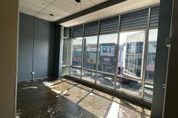 SEREMBAN TOWN, SENAWANG AREA, OAKLAND, RASAH JAYA SHOP WANT TO RENT