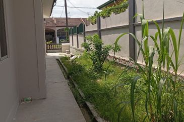 {RM1500]NEWLY RENOVATED AND GOOD LOCATION SINGLE STOREY SEMI DETACHED WANT TO RENT NEAR BLOSSOM,YOON CHAN,LAYANG-LAYANG