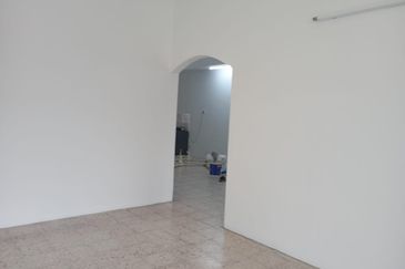 {RM1500]NEWLY RENOVATED AND GOOD LOCATION SINGLE STOREY SEMI DETACHED WANT TO RENT NEAR BLOSSOM,YOON CHAN,LAYANG-LAYANG