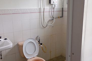 {RM1500]NEWLY RENOVATED AND GOOD LOCATION SINGLE STOREY SEMI DETACHED WANT TO RENT NEAR BLOSSOM,YOON CHAN,LAYANG-LAYANG