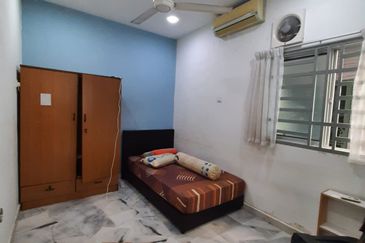 [RM1350 ]SINGLE STOREY TERRACE HOUSE AT STATEGIS LOCATION AT SEREMBAN 2, RASAH JAYA, PERMAI, RAHANG, BLOSSOM , LAYANG-LAYANG WANT TO RENT
