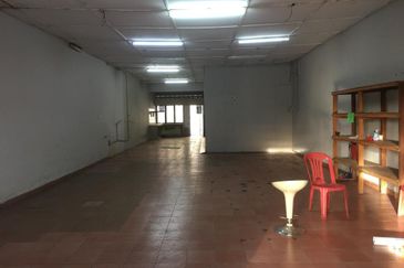 LOT KEDAI UNTUK SEWA DI TAMAN BUNGA BLOSOM, RASAH JAYA, RAHANG 