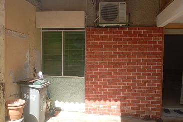 {Offer Price RM275,000} Cheap Sales , Limited Single Storey Terrace House Want to Sell at Taman Blossom, Taman Rasah Jaya, Thivy Jaya, Punca Emas
