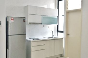 D'Summit Residences @ Kempas Utama