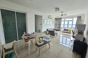 Golden Sands Seaview Residence
