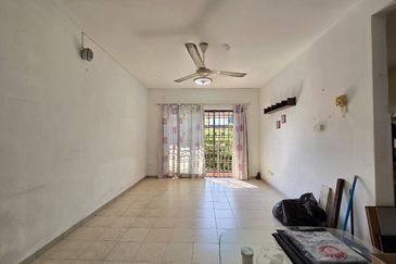 Taman Tampoi Indah II, Villa Ros