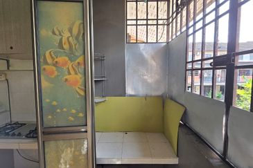 Taman Tampoi Indah II, Villa Ros