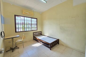 Taman Tampoi Indah II, Villa Ros