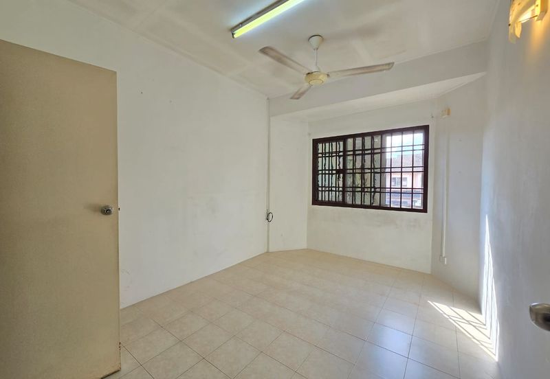 Taman Tampoi Indah II, Villa Ros