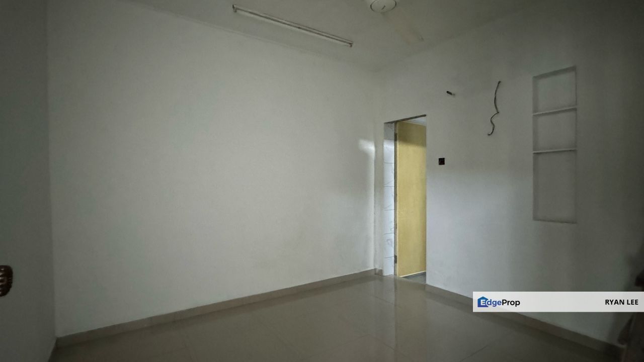 Jalan Perubatan , Taman University, Johor, Skudai