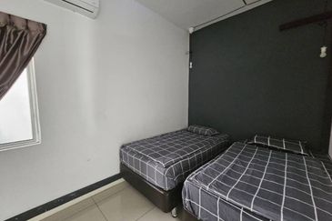 Dedaun Hijau (Greenfield Regency)