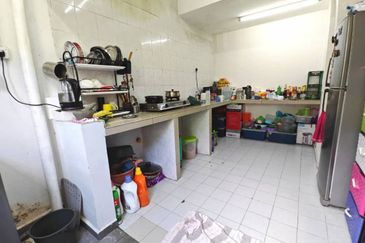 Lily & Jasmine Apartment