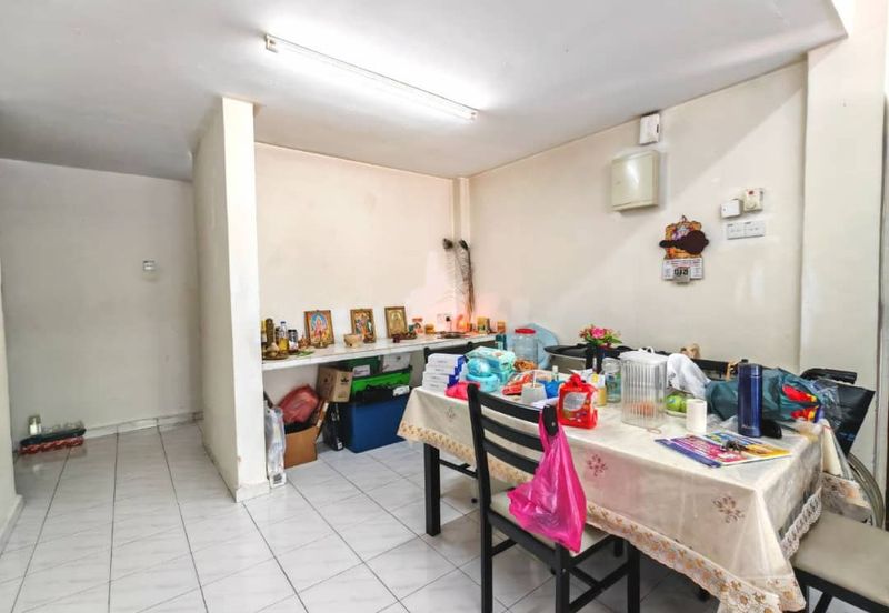 Lily & Jasmine Apartment