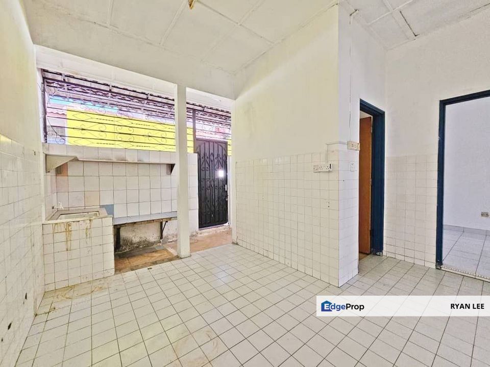 Jln Kosa, Taman Perling, Johor, Johor Bahru