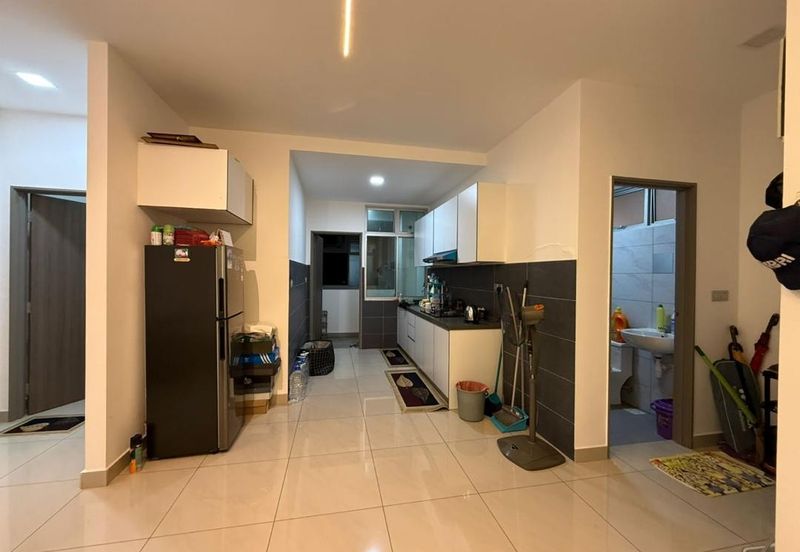 SKS Habitat Apartment, Larkin