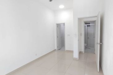 Meridin Bayvue Apartment