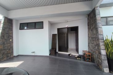 Jalan Iris , Taman Iris , Kulai