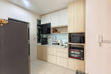 Meridin Bayvue Apartment