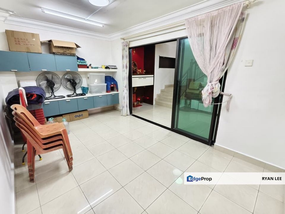 Jalan Sutera Pulai , Taman Sutera Utama, Johor, Skudai