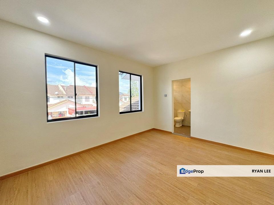Taman Megah Ria - Large Double Storey Terrace House, Johor, Masai