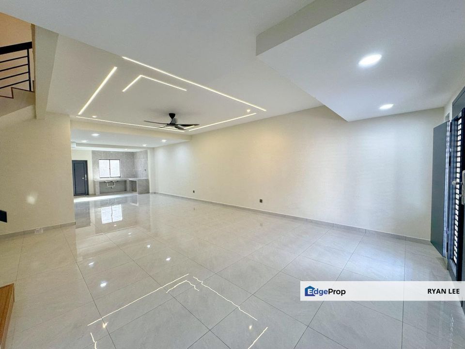 Taman Megah Ria - Large Double Storey Terrace House, Johor, Masai