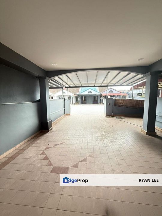 Taman Perling, Jalan Rawa 18 - 1.5 Storey Terrace House, Johor, Johor Bahru