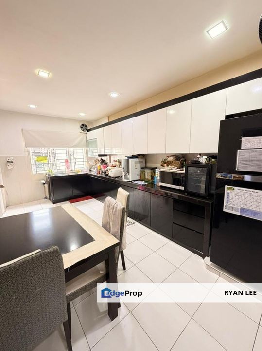 Taman Nusa Bayu (Double Storeys Terrace Endlot), Johor, 