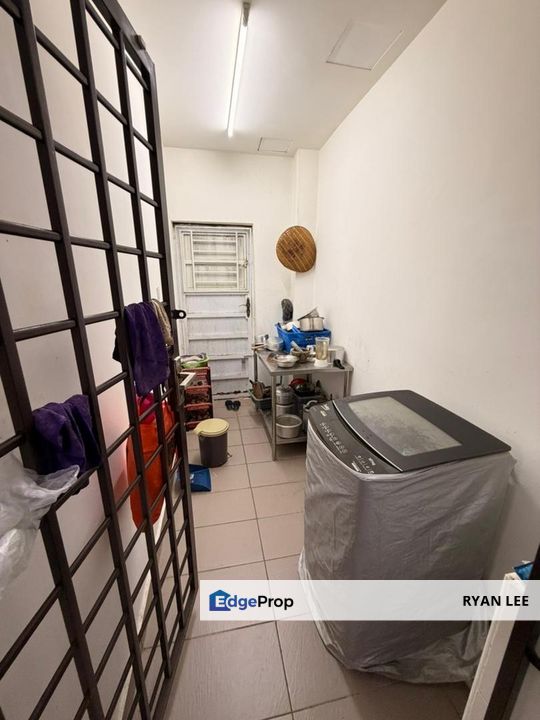 Bandar Baru Uda - Double Storeys Terrace Endlot with 8ft land, Johor, Johor Bahru