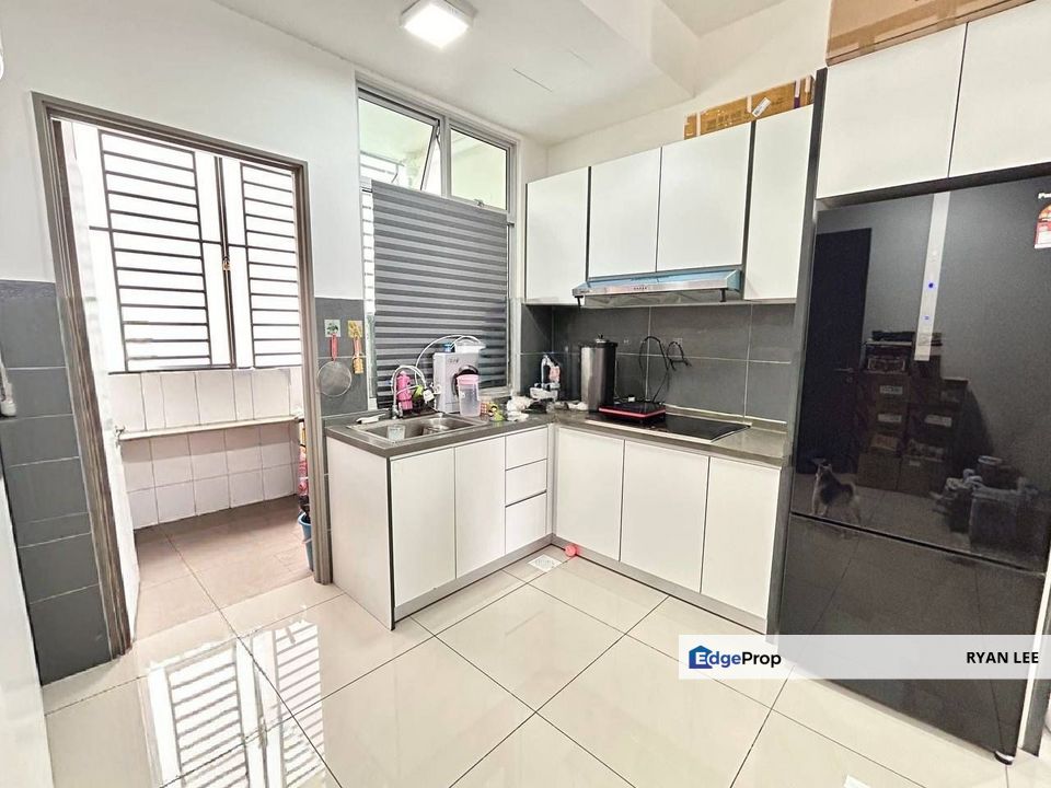 SkS Habitat Apartment | City view & Pool view, Johor, Johor Bahru