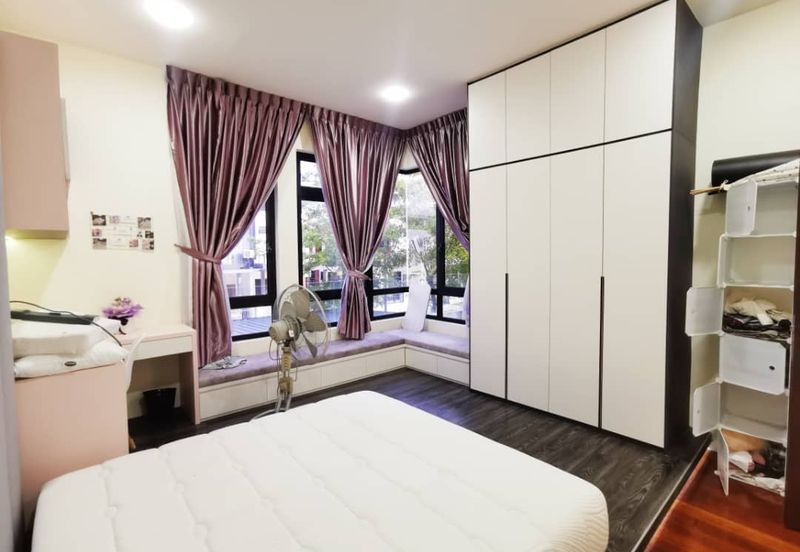 Horizon Hills 3 Storey Semi D For Sale