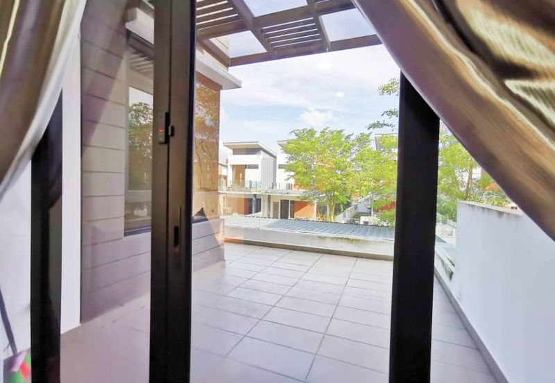 Horizon Hills 3 Storey Semi D For Sale