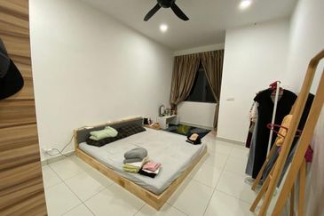 Horizon Hills Valley West Endlot House For Sale