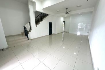 Horizon Hills Canal Garden House For Sale