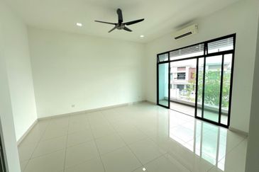 Horizon Hills Canal Garden House For Sale