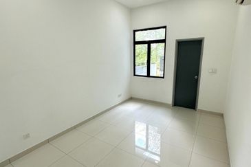 Horizon Hills Canal Garden House For Sale