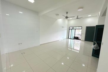 Horizon Hills Canal Garden House For Sale