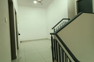 Horizon Hills Canal Garden House For Sale