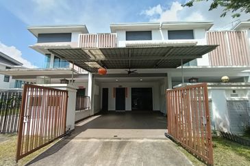 Horizon Hills Canal Garden House For Sale