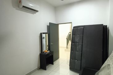 Horizon Hills Canal Garden House For Sale