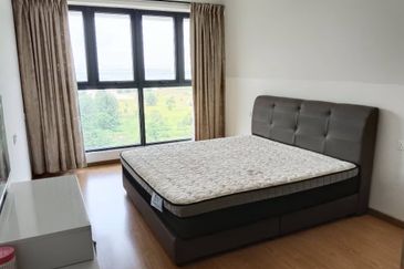 Baypoint @ Country Garden Danga Bay