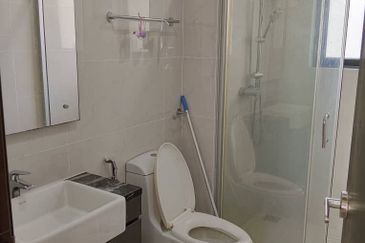 Baypoint @ Country Garden Danga Bay