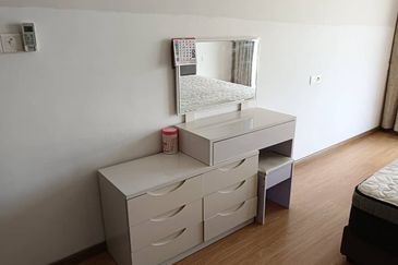 Baypoint @ Country Garden Danga Bay