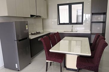 Baypoint @ Country Garden Danga Bay